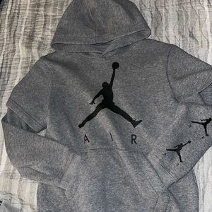 Air Jordan Youth Pullover Hoodie Sweatshirt Boys
Medium Gray Jumpman Logo.